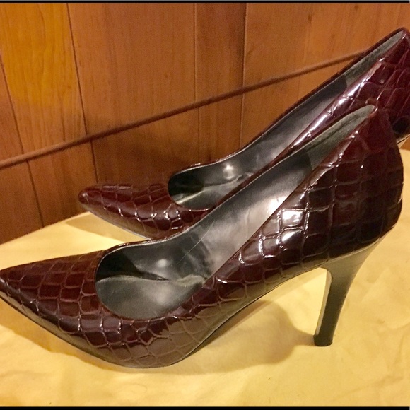 Shoes - Nine West Burgundy Heels